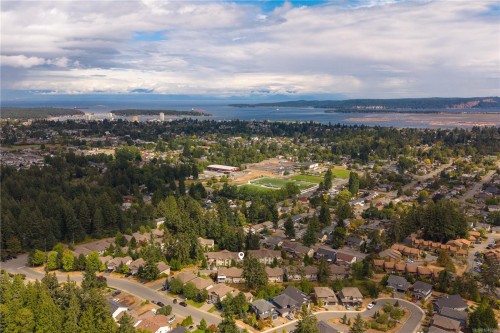 #110-830 Varsity Way, Nanaimo, BC 