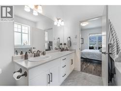 Primary Ensuite on Main - 