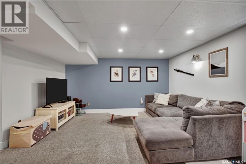 930 6Th Avenue N, Saskatoon, SK 