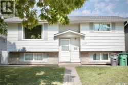 110 Arnason CRESCENT  Saskatoon, SK S7H 4M8