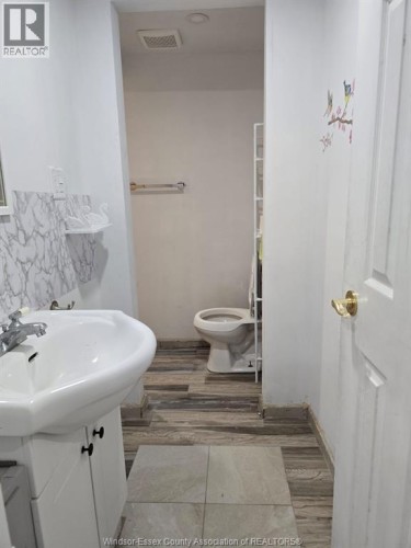 1849 Drouillard Unit# Lower, Windsor, ON 