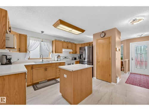 1223 Gillespie Cr Nw, Edmonton, AB 