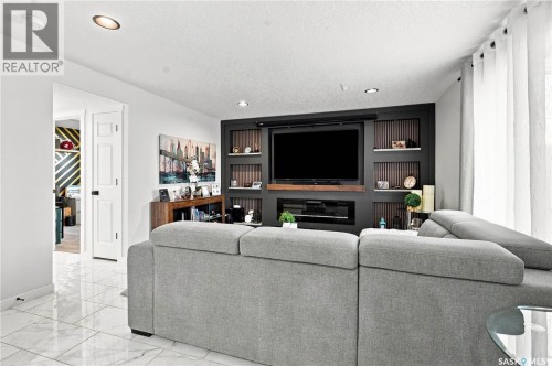 107 Hall Crescent, Saskatoon, SK 