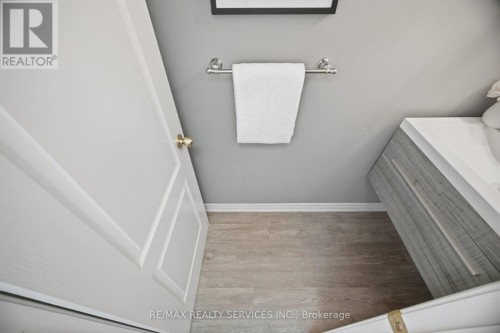 5 Westhampton Way, Hamilton, ON 