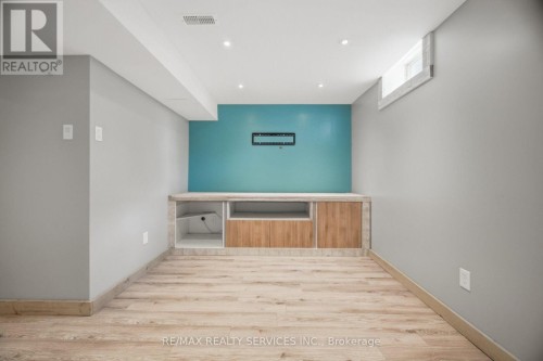 5 Westhampton Way, Hamilton, ON 