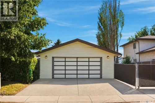 163 Heggie Court, Saskatoon, SK 