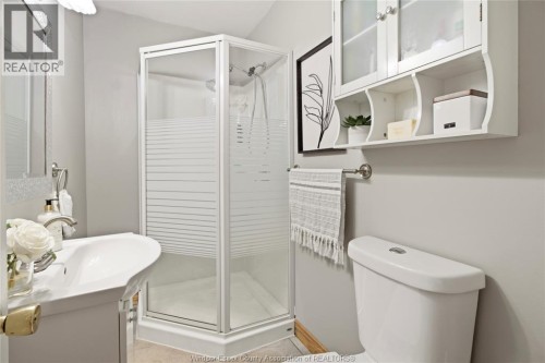 1776 Hall, Windsor, ON 