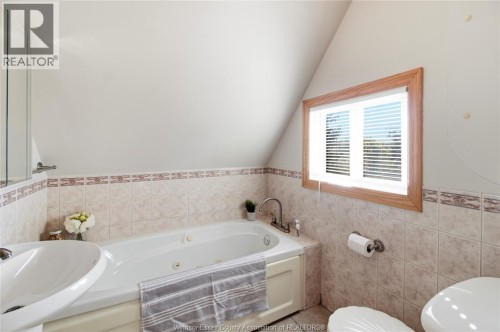 1776 Hall, Windsor, ON 