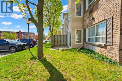 30 Hugo Crescent Unit# 110, Kitchener, ON 