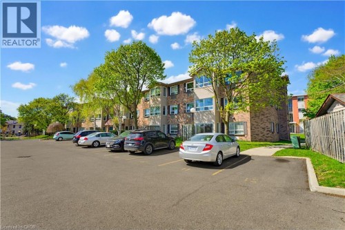 30 Hugo Crescent Unit# 110, Kitchener, ON 