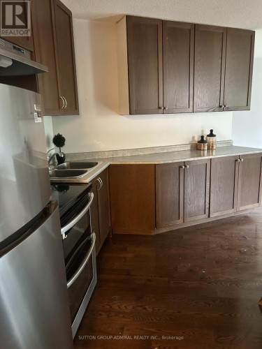 307 CHATFIELD DRIVE , Vaughan, Ontario L4H 3R7 5