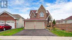 1035 BEATRICE STREET E  Oshawa, ON L1K 2L3