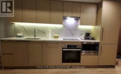 3 CONCORD CITYPLACE WAY  Toronto, ON M5V 0X4