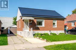 51 EPHGRAVE BOULEVARD  Peterborough (Otonabee Ward 1), ON K9J 4G1