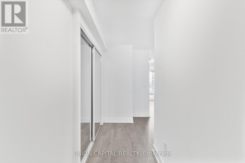 2326 - 9 MABELLE AVENUE , Toronto, Ontario M9A 0E1 4