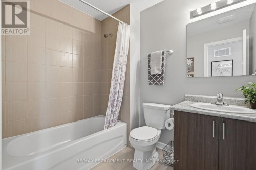 25 Hiscott Drive, Hamilton, ON 