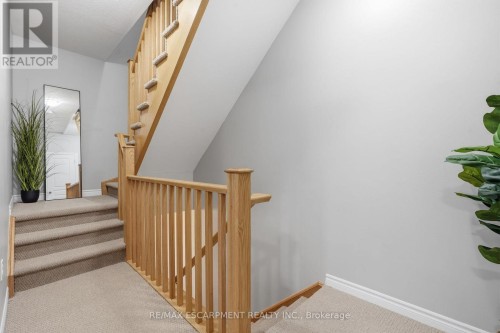 25 Hiscott Drive, Hamilton, ON 