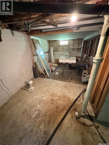 412 1St Avenue, Spy Hill, SK 
