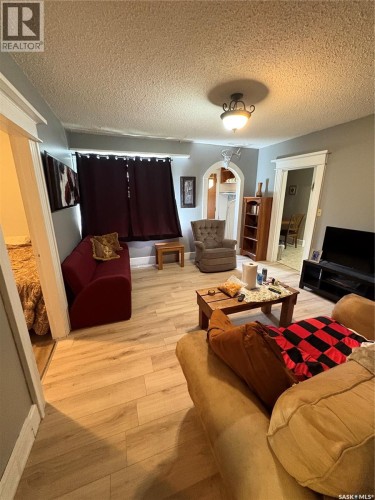 412 1St Avenue, Spy Hill, SK 