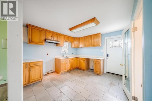 2616 Parent, Windsor, ON 
