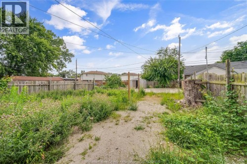 2616 Parent, Windsor, ON 