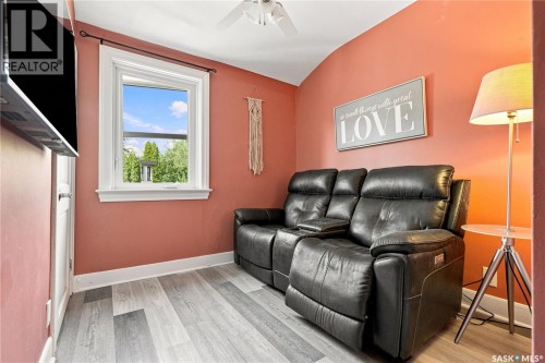 1502 Lorne Avenue, Saskatoon, SK 