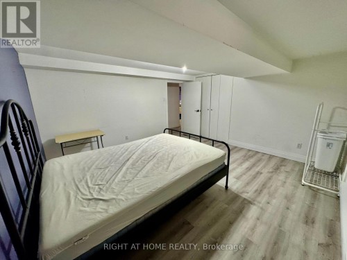 LOWER APARTMENT - 1196 AVENUE ROAD , Toronto, Ontario M5N 2G1 5