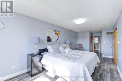 1042 Wetherby Lane, Mississauga, ON 