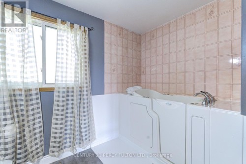 1042 Wetherby Lane, Mississauga, ON 