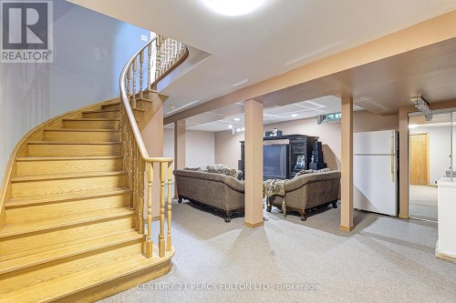 1042 Wetherby Lane, Mississauga, ON 