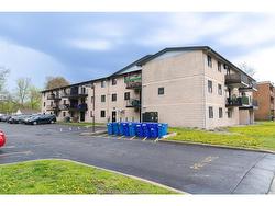 310-3355 SANDWICH Windsor, ON N9C 1B2