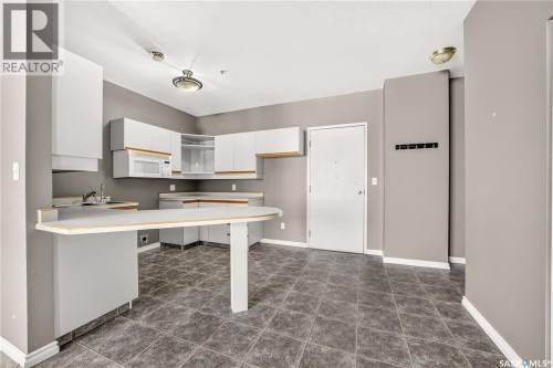 706 1867 Hamilton Street, Regina, SK 