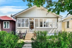 1007 Banning Street  Winnipeg, MB R3E 2J1