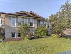 49 Wasco Drive  Thunder Bay, ON P7G 1A2