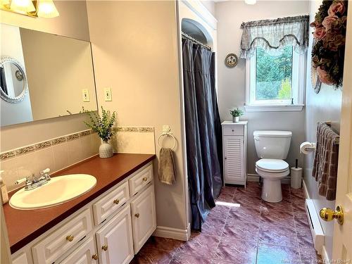 28 Chatwin St, Rothesay, NB 