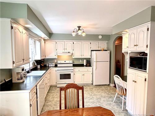 28 Chatwin St, Rothesay, NB 