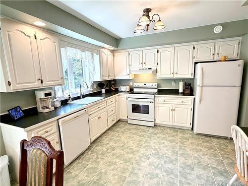 28 Chatwin St, Rothesay, NB 