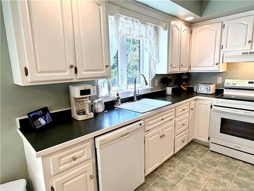 28 Chatwin St, Rothesay, NB 