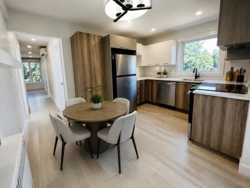 Dining Room - 8912 Av. De Chateaubriand, Montréal (Ahuntsic-Cartierville), QC 