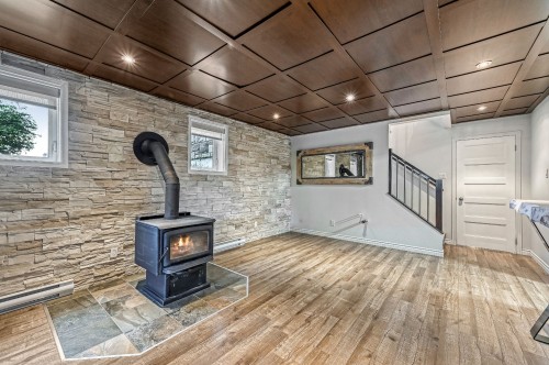 Salle familiale - 398 Ch. De La Chute-Blanche, Sainte-Jeanne-D'Arc, QC 