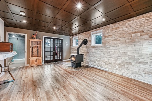 Salle familiale - 398 Ch. De La Chute-Blanche, Sainte-Jeanne-D'Arc, QC 