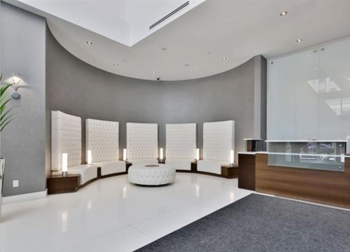 Mud Room - 400-1225 Boul. Robert-Bourassa, Montréal (Ville-Marie), QC 