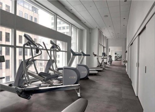 Exercise Room - 400-1225 Boul. Robert-Bourassa, Montréal (Ville-Marie), QC 
