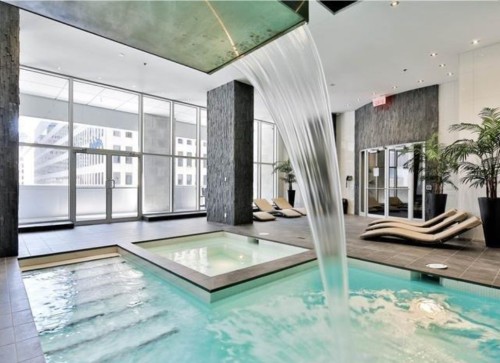 Pool - 400-1225 Boul. Robert-Bourassa, Montréal (Ville-Marie), QC 