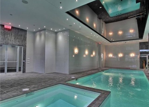 Pool - 400-1225 Boul. Robert-Bourassa, Montréal (Ville-Marie), QC 