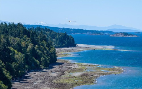 5402 Bayshore Dr, Nanaimo, BC 