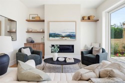 #2-3022 Cadboro Bay Rd  Oak Bay, BC V8R 5J9