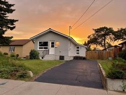 330 Arundel Street Thunder Bay, ON P7A 1L3