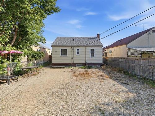 880 William Ave, Winnipeg, MB 
