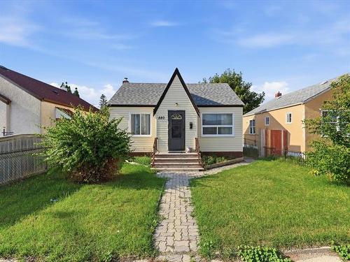 880 William Ave, Winnipeg, MB 